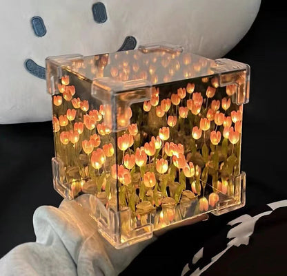 Endless Bloom Tulip Lamp